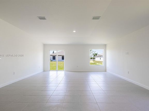 5th image of 17563 SW 285th St