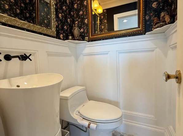 102 Ogden Avenue image 28 of 33