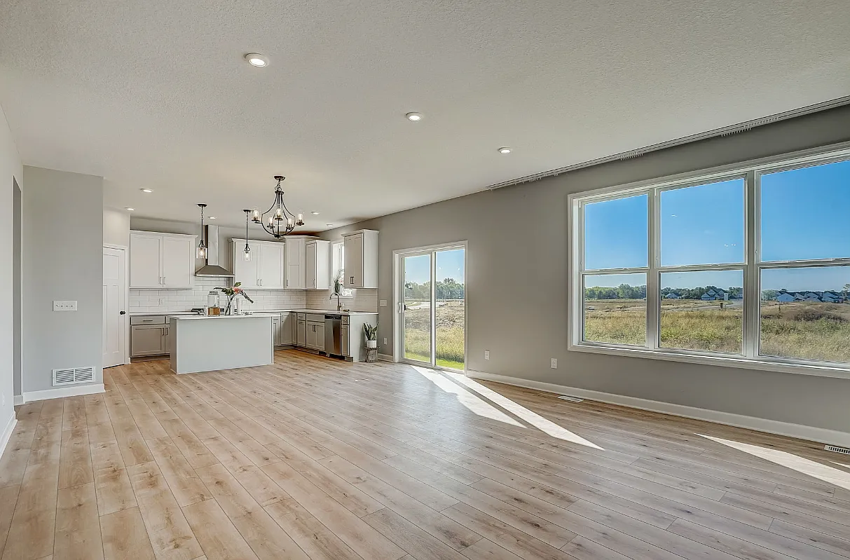 5 bed, 4.5 bath, 3616 sqft, $3,395 — Photo 4