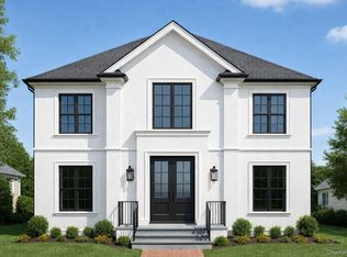 2 Jupiter Lane, Levittown, NY 11756