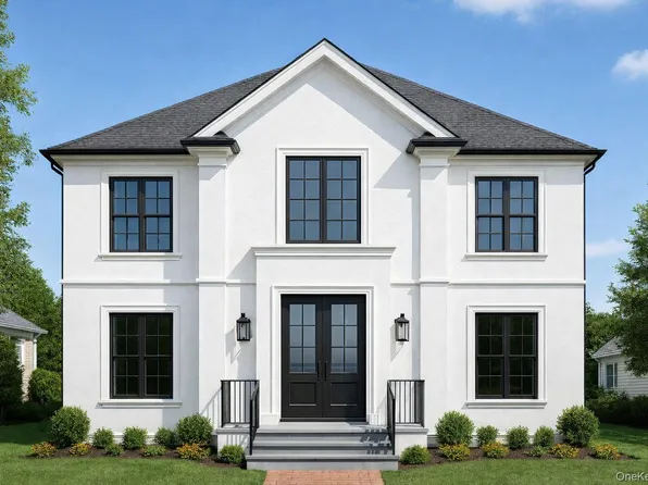 2 Jupiter Ln, Levittown, NY 11756