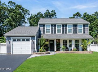 77 Oak Glen Rd, Toms River, NJ 08753