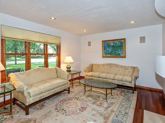 2nd image of 708 Hiawatha Dr