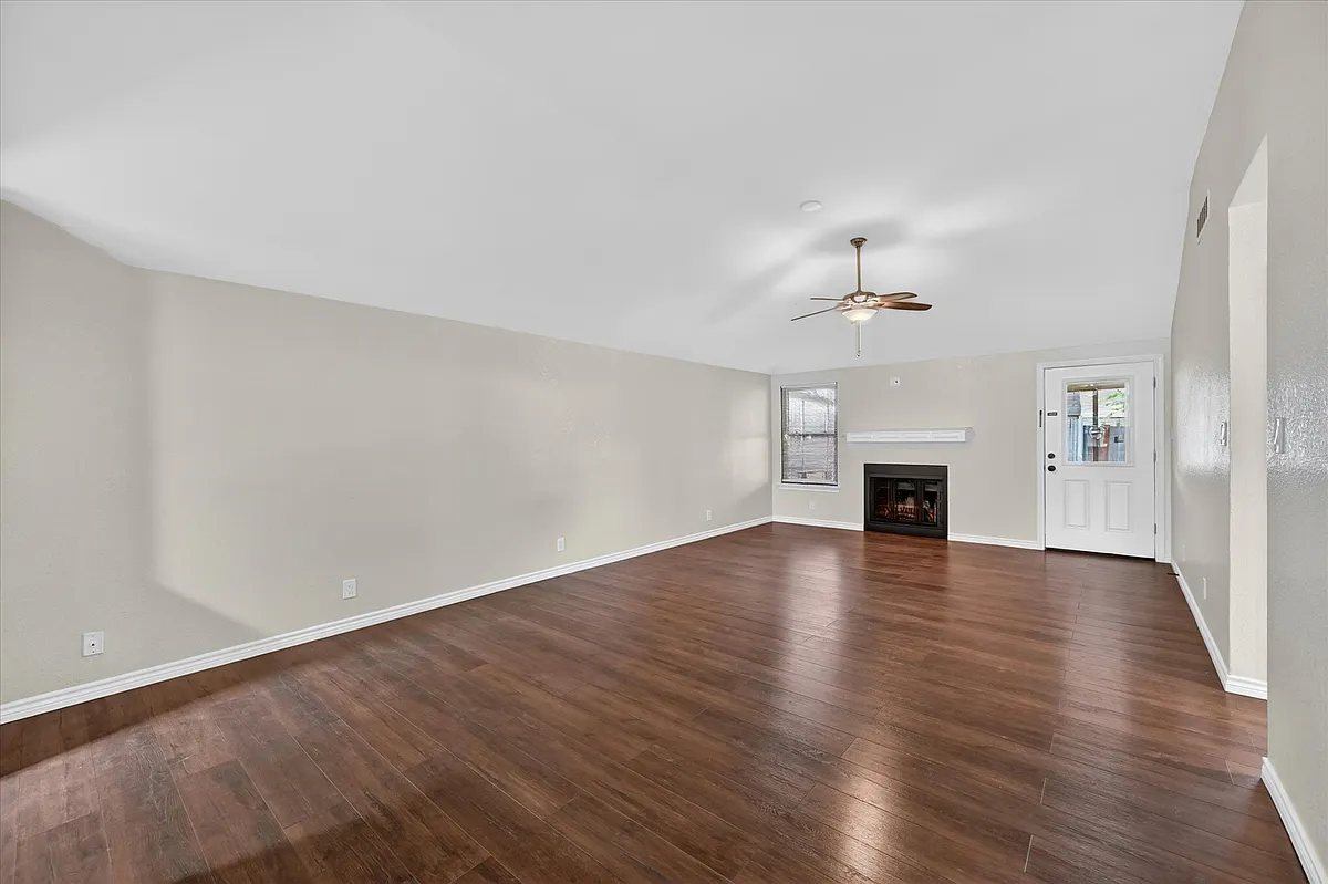 Building Photo - 1419 Woodfern Dr