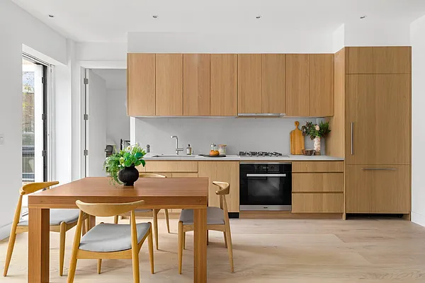 Sold by Park Property Advisors | media 2