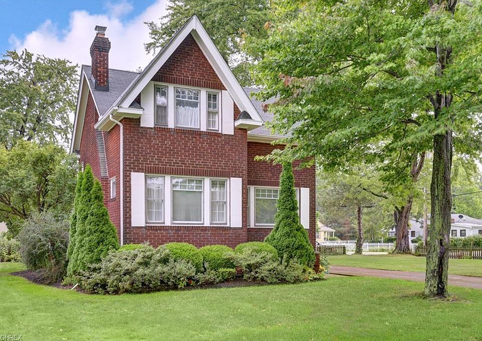 1st image of 115 Oakwood Dr