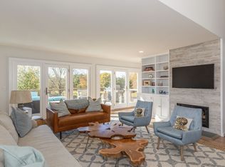 27 Mitchell Rd APT 3, Westhampton Beach, NY 11978