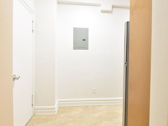 4th image of 225 W 106th St APT 10D
