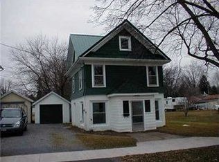 3 Franklin St, Phelps, NY 14532