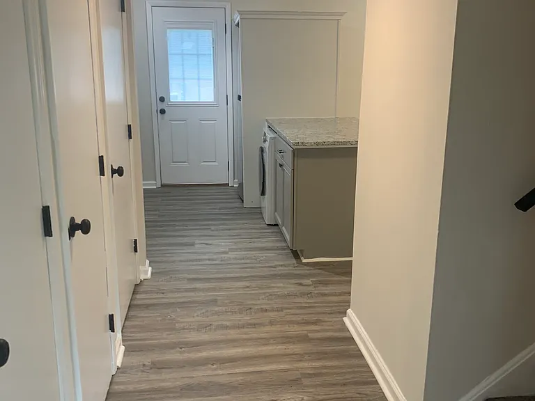 3921 Overland Hts #B — Photo 3
