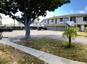 2839 State Street, 4