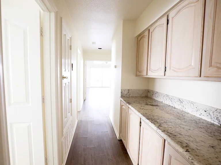 25406 Blackthorne Dr — Photo 14