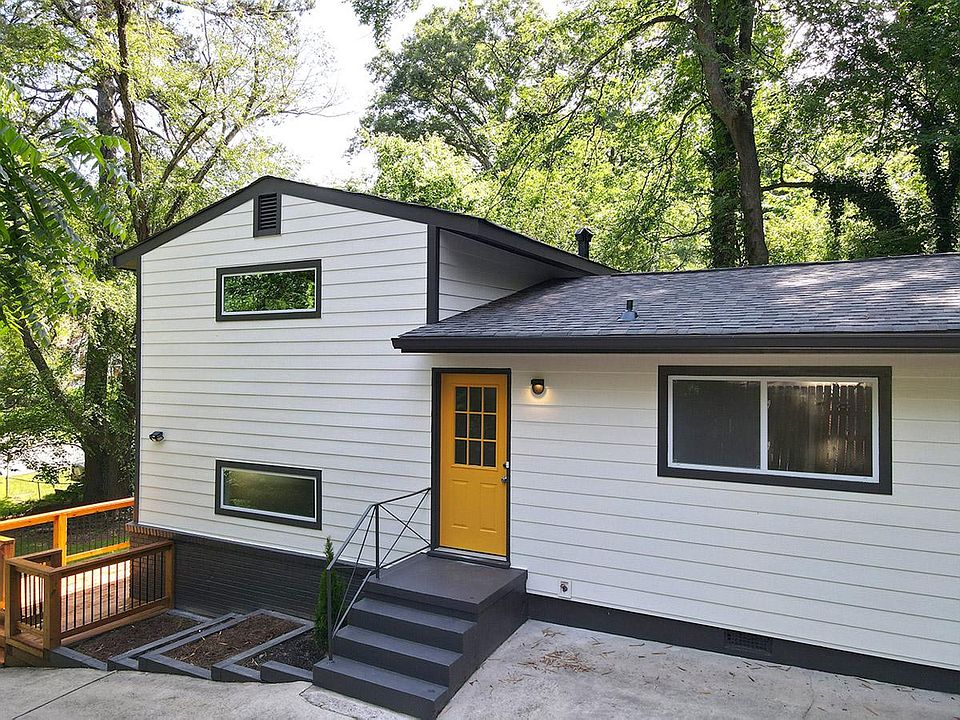 1st image of 2036 Kenwood Pl SE #B
