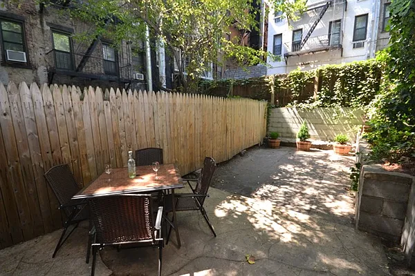 Rented by United Realty Equities | media 29
