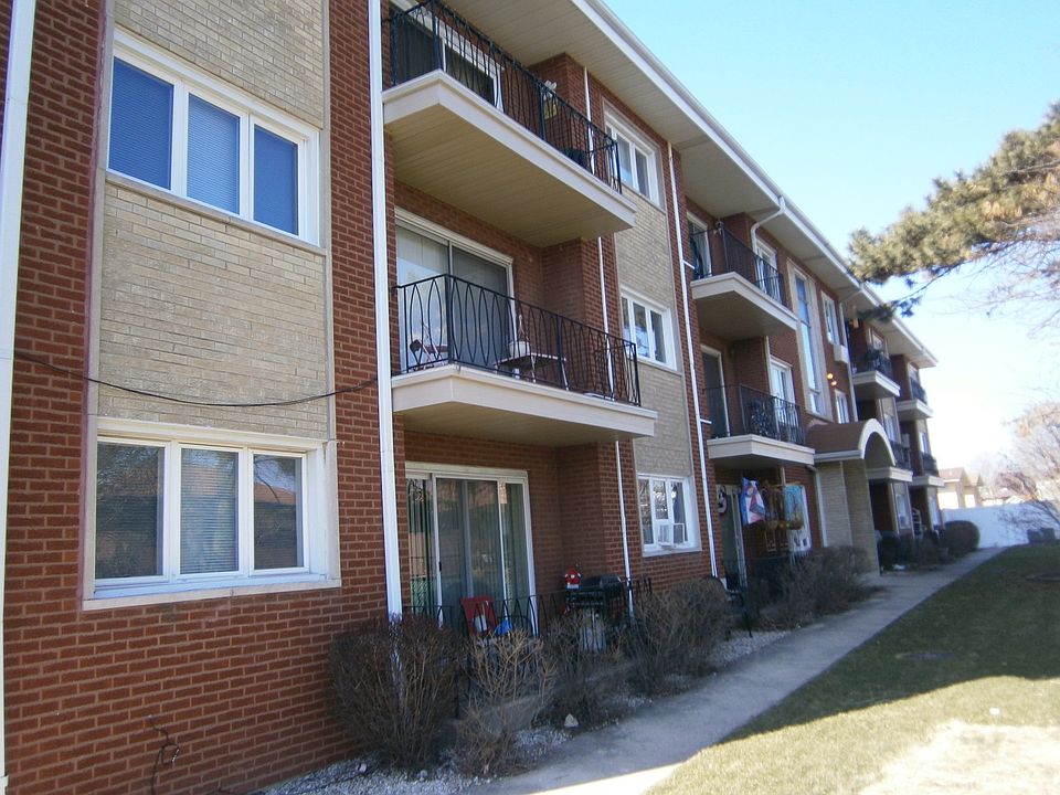 1st image of 4752 W 101st St APT 8C
