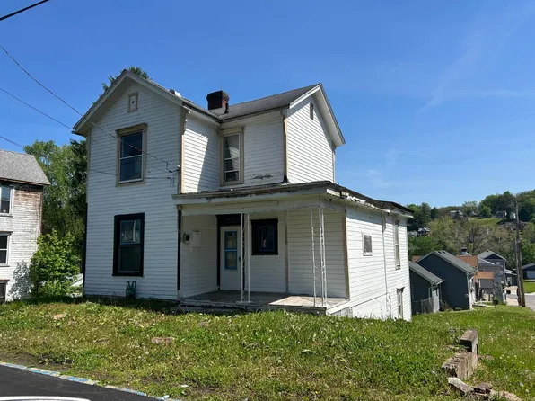229 Beech St, Grafton, WV 26354