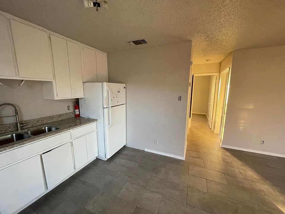 1st image of 209 Zilla St #104