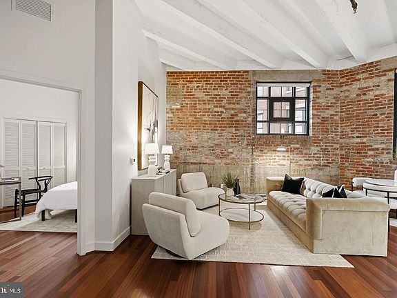 3rd image of 1701 Kalorama Rd NW APT 204