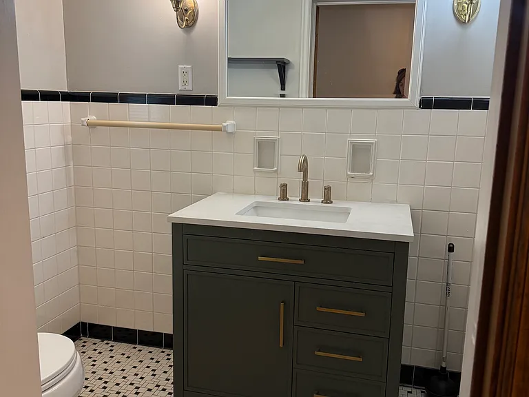 7053 N College Ave — Photo 30