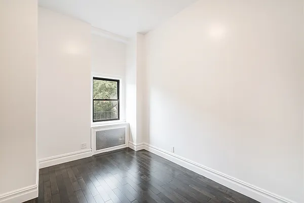 Rented by Compass | media 22