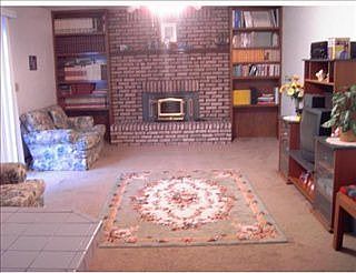 5th image of 909 Essex Dr