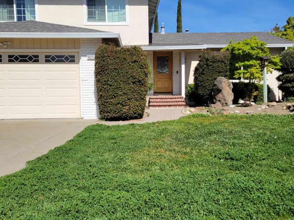 40201 San Sebastian Pl