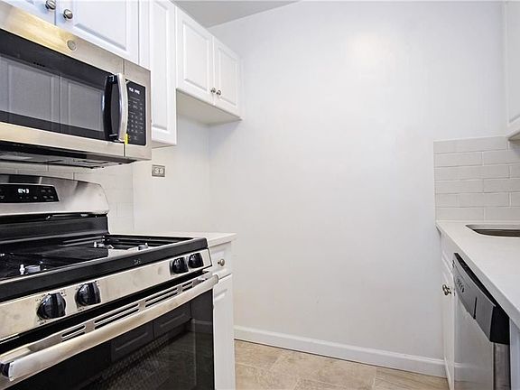 4th image of 3355 Sedgwick Ave #5S