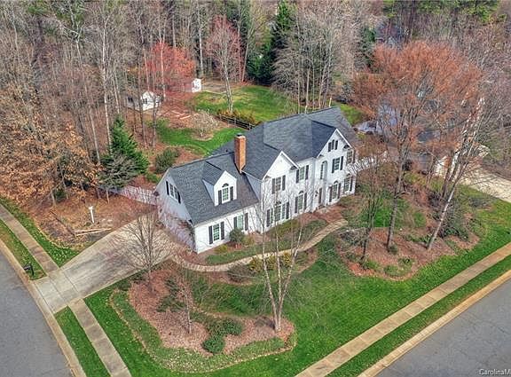 2nd image of 140 Wynswept Dr