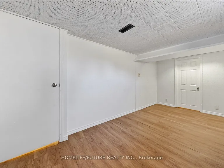 226 Wilson Rd S — Photo 14