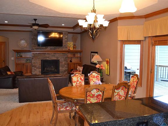 3rd image of 8208 S Grass Creek Dr