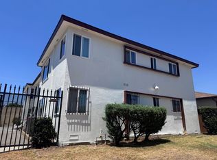 897 England, Inglewood, CA 90303