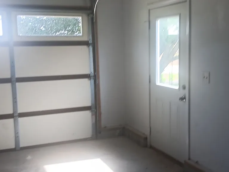 7609 Heim Rd — Photo 10
