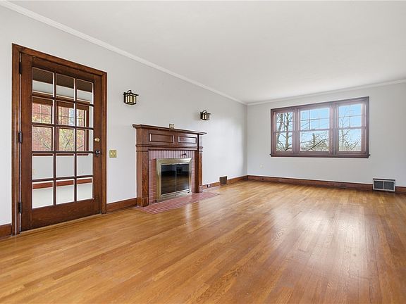4th image of 811 W Monroe Cir