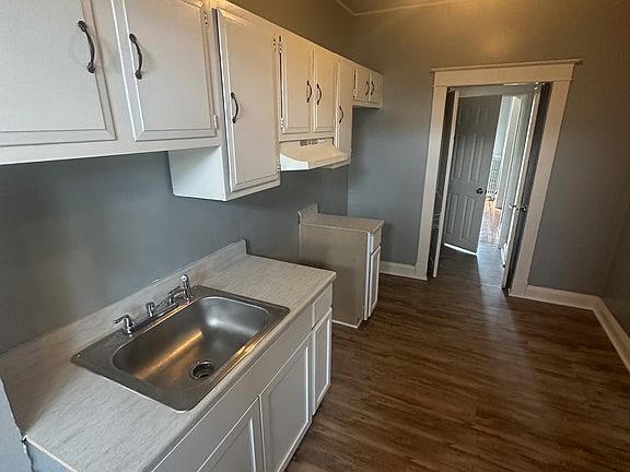 5th image of 3126 Normount Ave