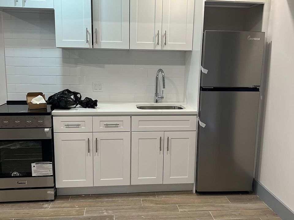 1st image of 1143 Hoe Ave #2C