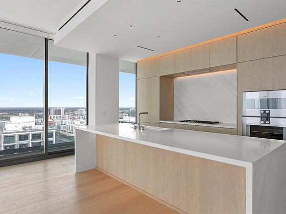 4th image of 1000 Water St #2402