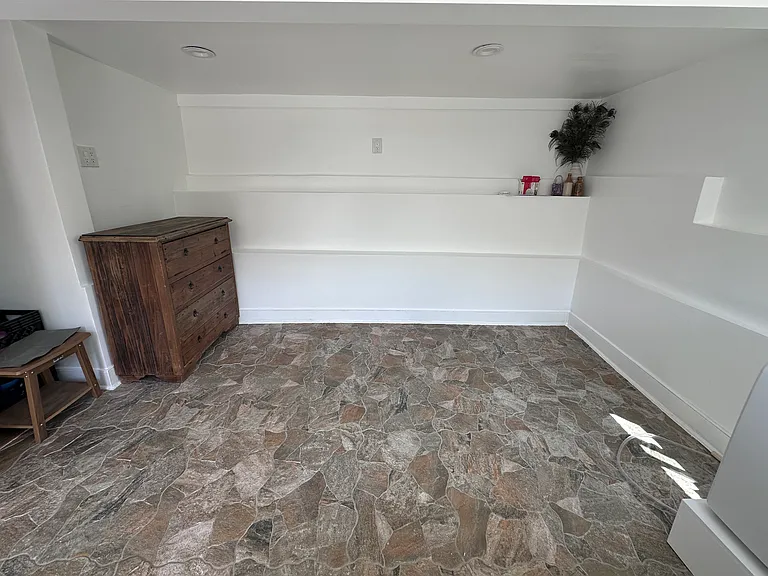 1070 Alta Vista Rd — Photo 10