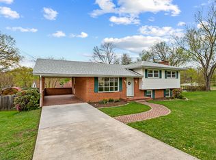 3516 Greencliff Rd, Roanoke, VA 24018