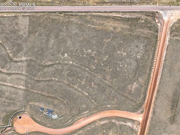 5th image of 17430 Esmeralda Dr
