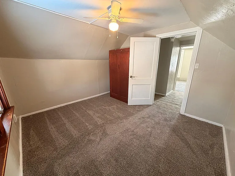 324 E Oakland St — Photo 15