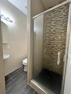 Rented by Hagstrom Management Inc | media 4