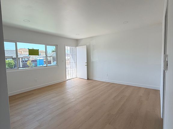 4th image of 16210 1/2 Osage Ave #16210