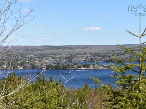217 Toni Ave, Halifax, NS B3Z 1X4