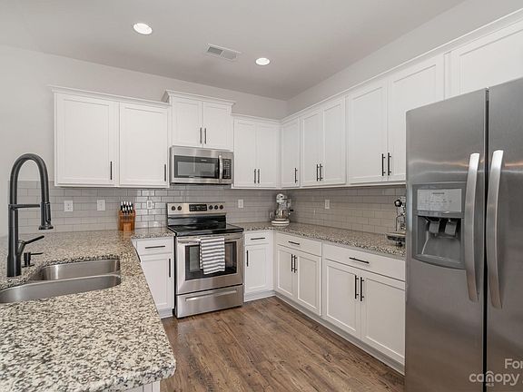 5th image of 3323 Chase Forest Ct