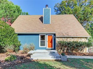 7 Wildberry Ct, Greensboro, NC 27409