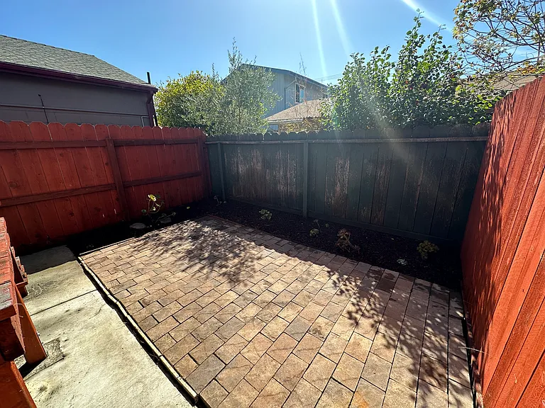 1517 Liberty St — Photo 26