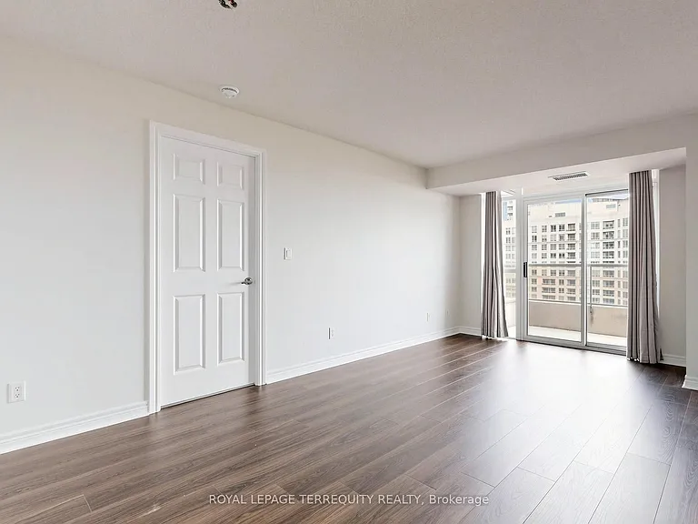 310 Burnhamthorpe Rd W #2810 — Photo 47
