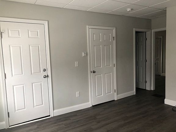 2nd image of 217-219 S Main St #217-1