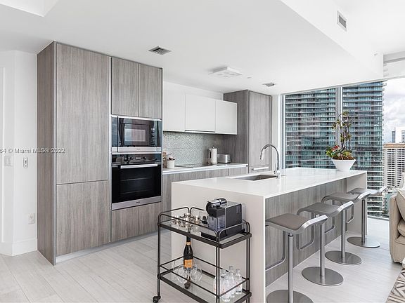 5th image of 2900 NE 7th Ave #2520