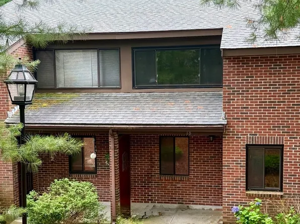 18 Highwood Dr Unit 18, Franklin, MA 02038